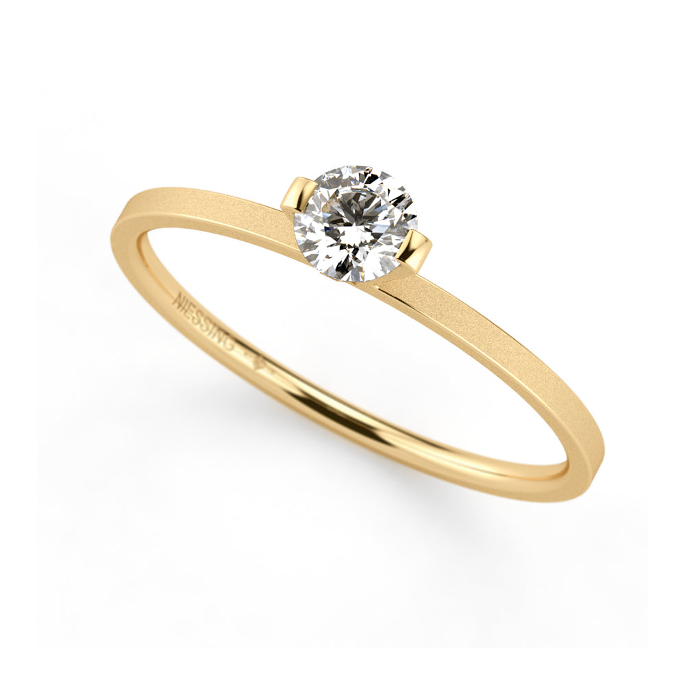 Ring Princess aus Gelbgold mit Diamant