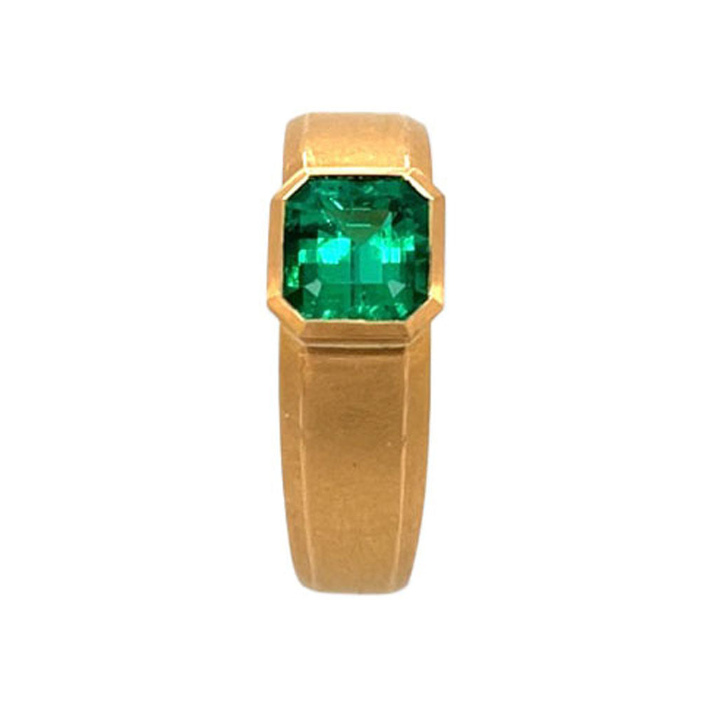 Ring Poison aus Gelbgold mit Smaragd