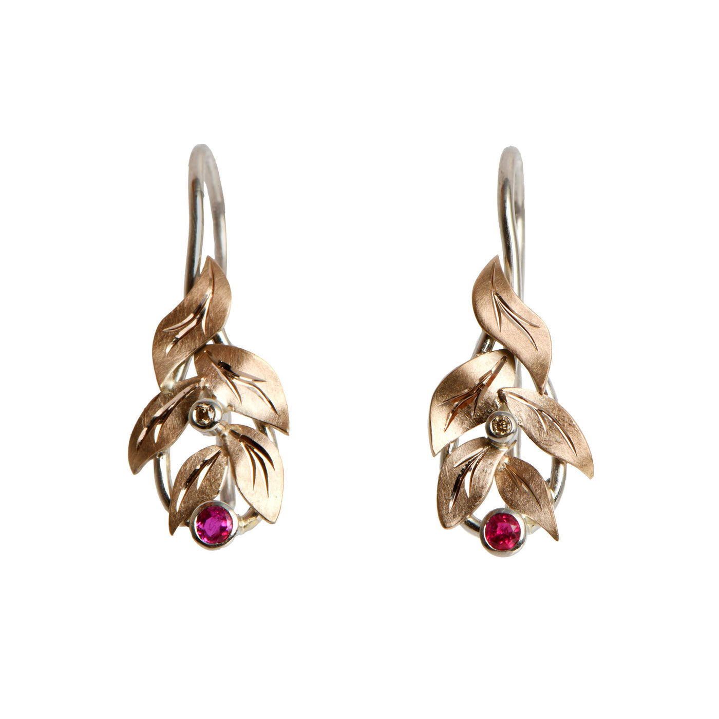 Ohrschmuck Zauberwald aus Gold und Platin mit Rubin und Brillanten